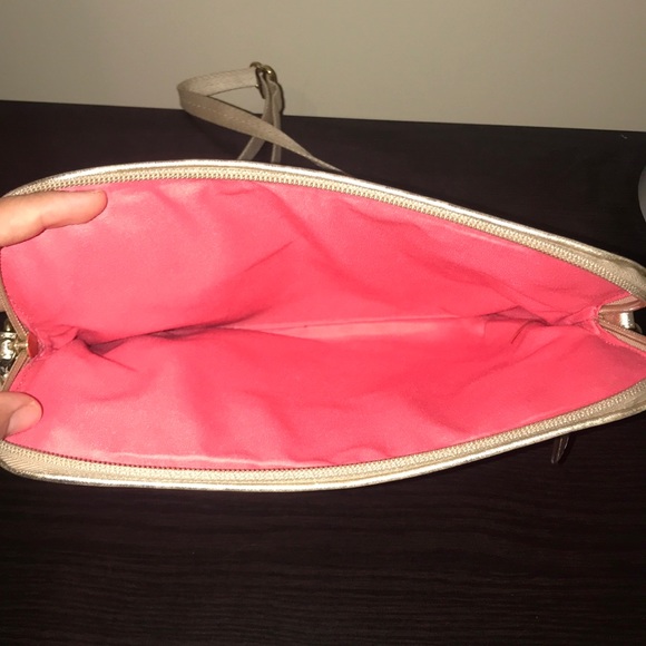 ❌SOLD❌ Coach Tablet Bag - Picture 4 of 7